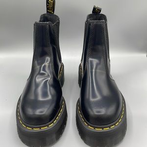 Dr Martens 2976 Quad platform Chelsea